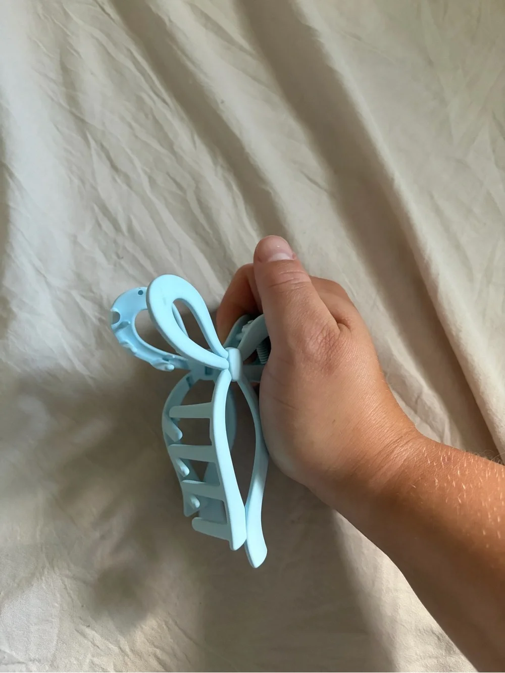 Bow Hair Claw Clips for Women - Cream & Light Blue